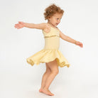 Mädchen in Minimalisma Lis | Mädchen Kleid in soya