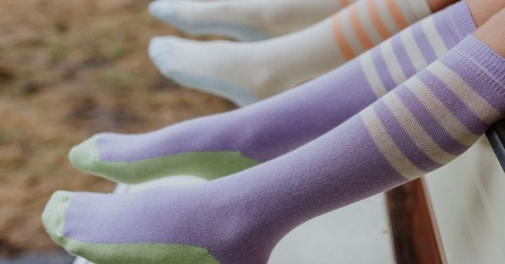 Alle Socken & Strumpfhosen bei HeyJune sind aus Bio Baumwolle oder Bio Wolle und mit GOTS Zertifikat.