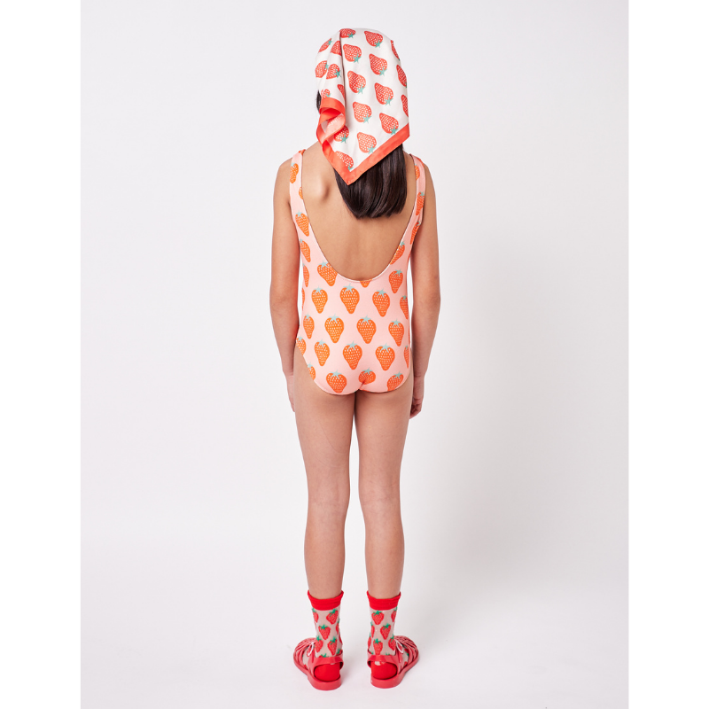 Mädchen in Bobo choses strawberry all over onepiece | Bio Mädchen Badeanzug von hinten