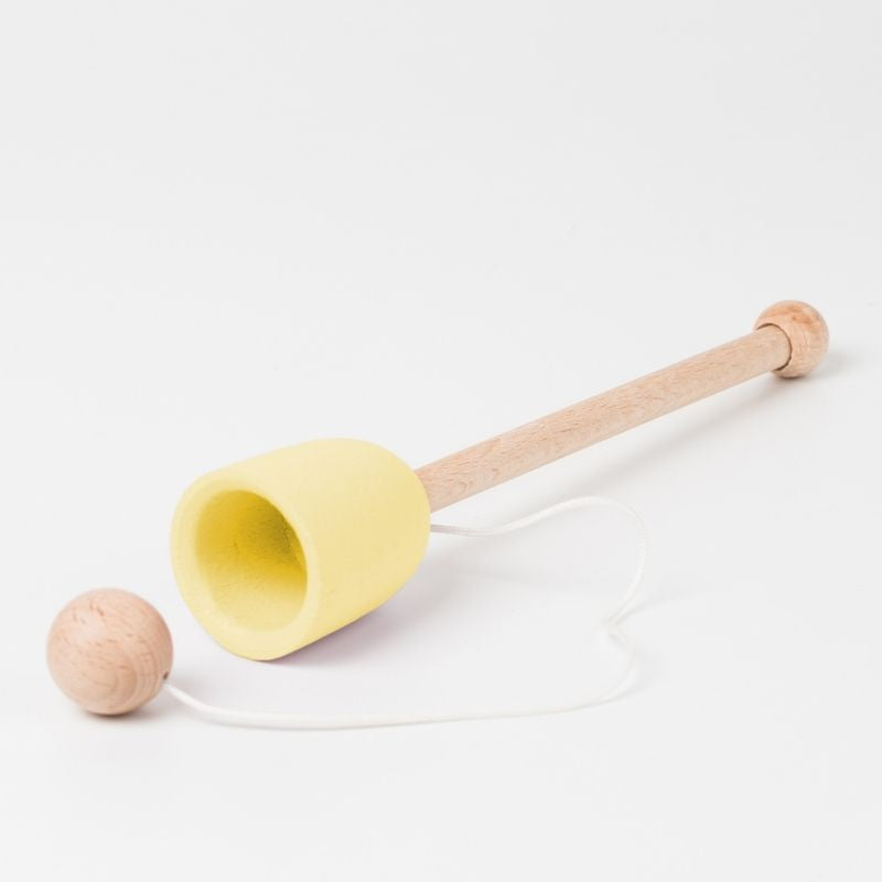 Cup and Ball in gelb