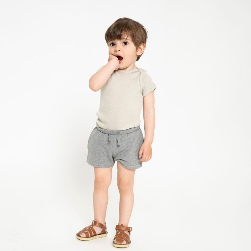 Junge in Minimalisma Ejby | Kinder kurze Hose