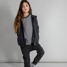 Mädchen in Gray Label Baggy Pants schwarz